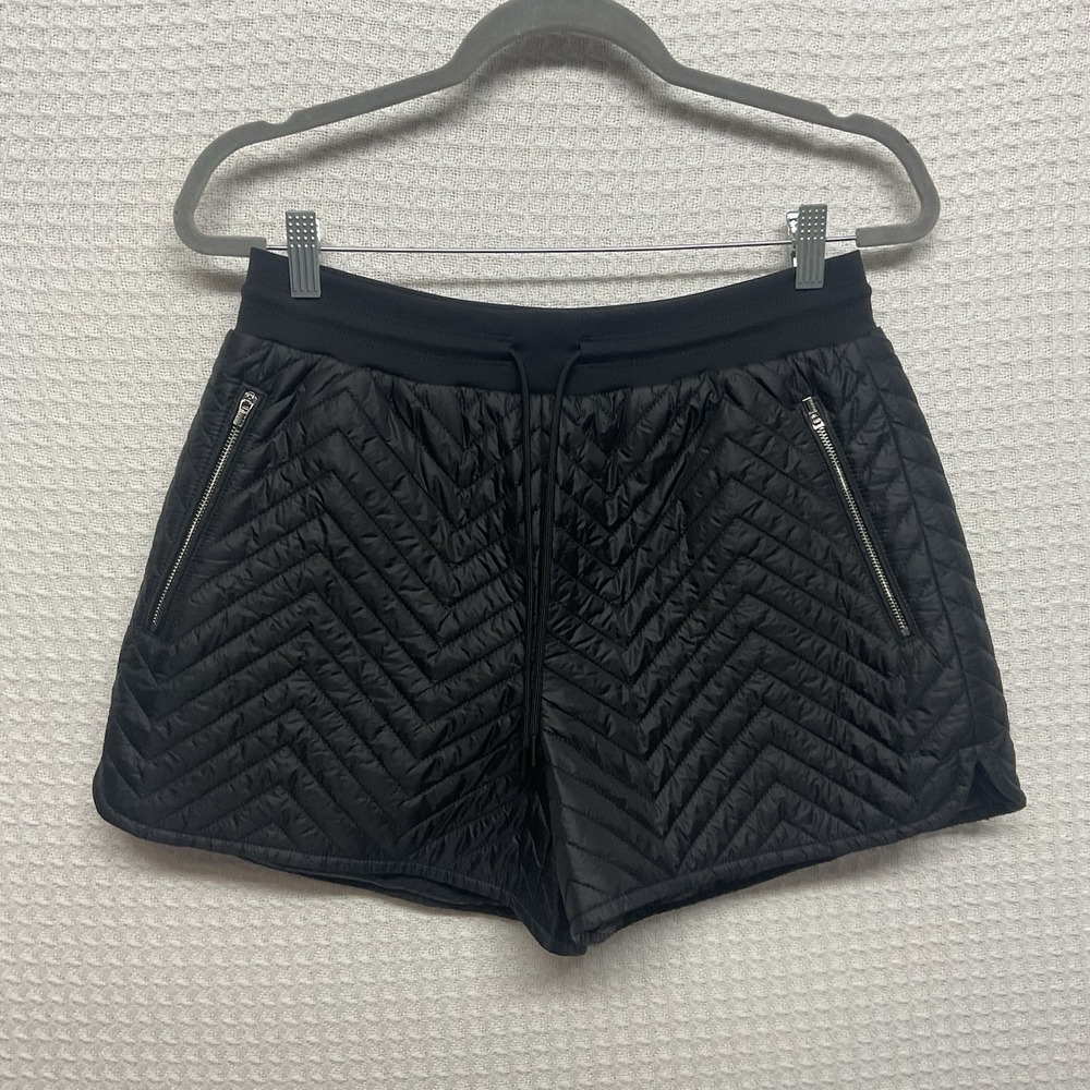 Athleta Apres Ski Quilted Black Zipper Pocket Shorts- Women's Size 4